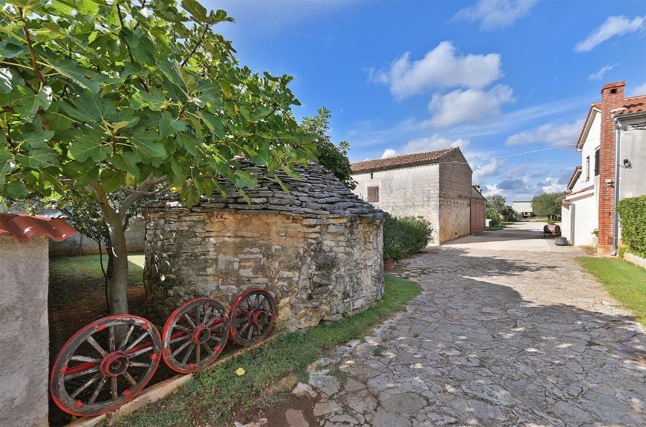 Villa House Monteci 1378 Galižana Exterior foto